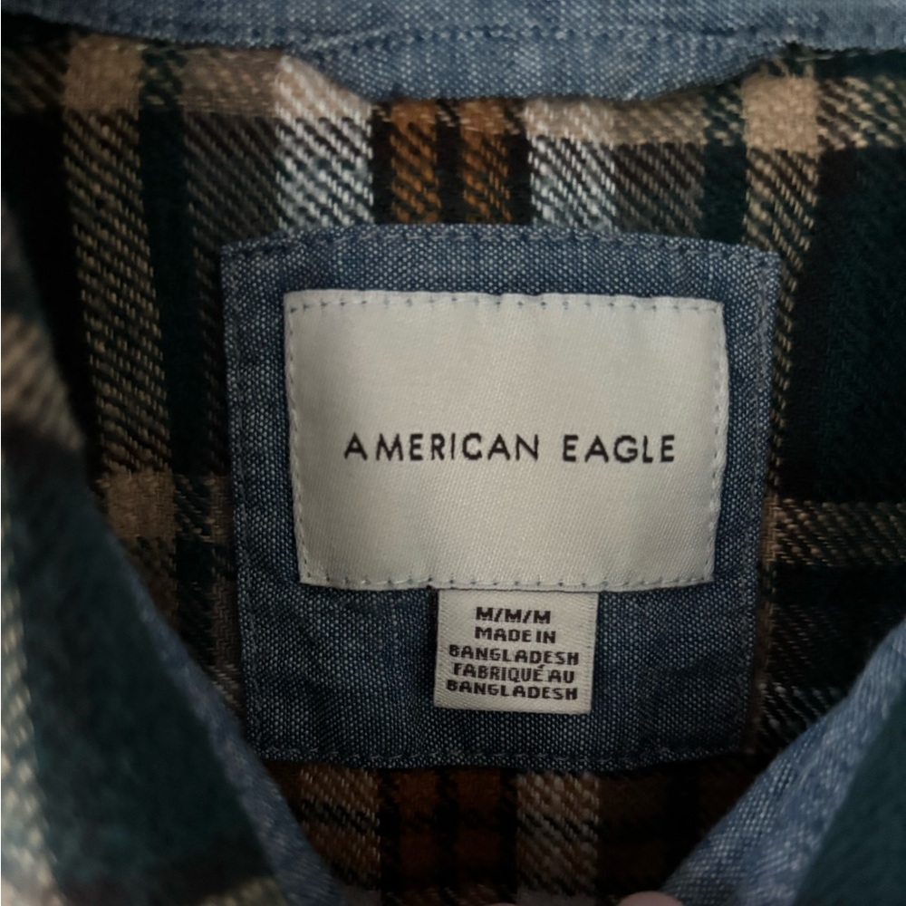 American Eagle Cropped Flannel Button Front Top, Plaid, Woman's Medium - Picture 6 of 7